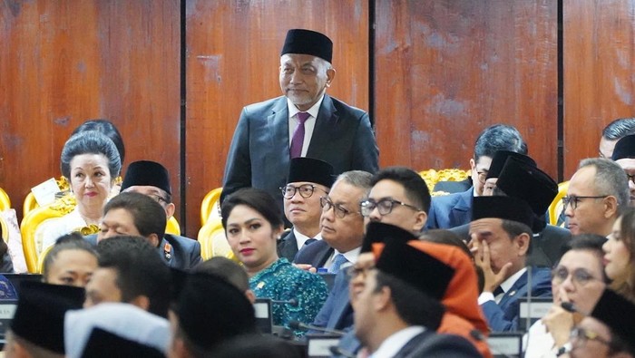 Calon Gubernur Jawa Barat nomor urut 3, Ahmad Syaikhu menghadiri pelantikan Presiden Prabowo Subianto dan Wakil Presiden Gibran Rakabuming Raka di Gedung MPR RI, Jakarta