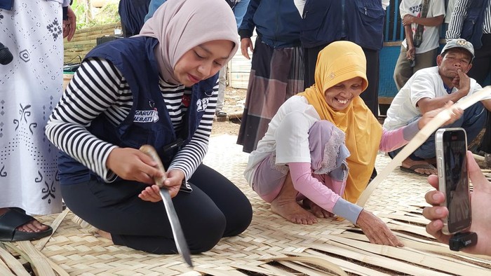 Calon Wakil Bupati (Cawabup) nomor urut 02, Putri Karlina.