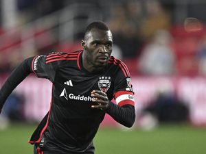 Bukan Messi dan Suarez, Benteke Tertajam di MLS