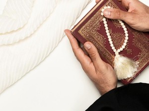 Bacaan Sholawat Rajab beserta Dzikirnya Lengkap Arab, Latin, dan Artinya