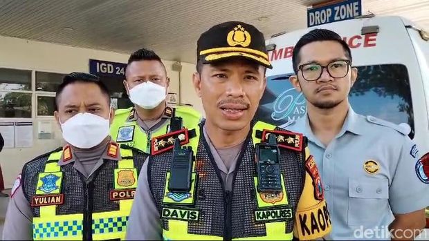 Elf tabrak truk di Tol Pasuruan-Probolinggo