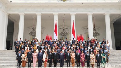 Potret Prabowo-Gibran Bersama Menteri Kabinet Merah Putih di Istana