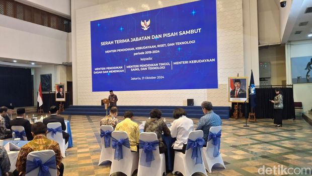Foto Presiden dan Wakil Presiden Prabowo Subianto-Gibran Rakabuming Raka sudah terpajang di Kantor Kementerian (Foto: Arsip detikcom)