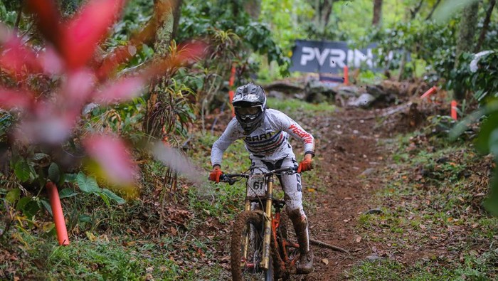 Indonesian Downhill 2024 baru saja menuntaskan seri kedua, Minggu (20/10/2024).