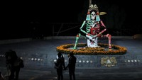 Enam dari kerangka ini akan dibawa ke kota-kota seperti Roma, New York, Boston, dan Los Angeles.