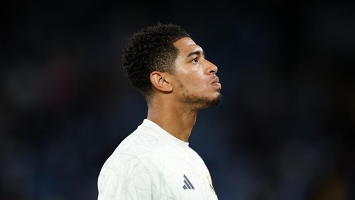 VIGO, SPAIN - OCTOBER 19: Jude Bellingham of Real Madrid CF looks on prior to the LaLiga match between RC Celta de Vigo and Real Madrid CF  at Estadio Balaidos on October 19, 2024 in Vigo, Spain. (Photo by Florencia Tan Jun/Getty Images)