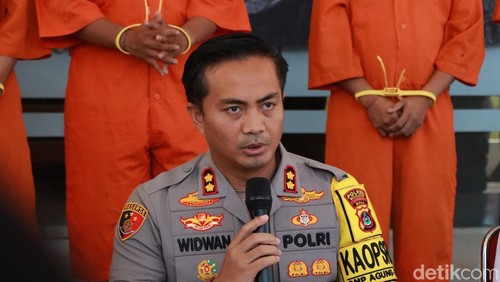 Kapolres Buleleng AKBP Ida Bagus Widwan Sutadi saat merilis kasus penangkapan pelaku narkoba di Buleleng, Senin (21/10/2024).