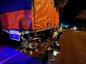 Pemotor Asal Sragen Tewas Usai Tabrak Truk Parkir di Jalan Wates Kulon Progo