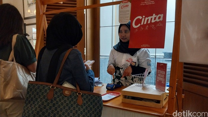 Kedai kopi di Malang wajibkan pengunjung pesan dengan bahasa isyarat