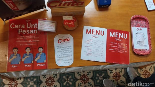 Kedai kopi di Malang wajibkan pengunjung pesan dengan bahasa isyarat