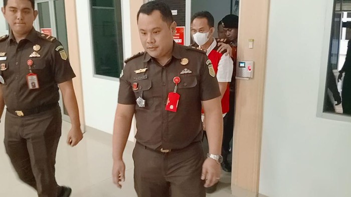 Mantan Kepala UPTD Dinas Lingkungan Hidup Banyuasin 2015-2021 ditahan Kejari Banyuasin