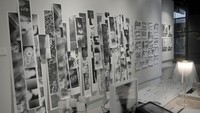 Pengalaman spasial yang direncanakan dapat memperkuat karya hitam putih seorang Indra Leonardi, seorang fotografer, seorang sahabat, yang karya-karyanya indah dan memiliki karakter yang kuat. Oleh karena itu Nippon Paint menyambut dengan sangat baik konsep ruang pameran 365 yang dirancang oleh Gregorius Supie Yolodi dan Maria Rosantina dari Yolodi+Maria Architects.