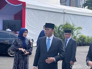 Video: Kompak Berdasi Biru, Menteri Prabowo Merapat ke Istana Jelang Pelantikan