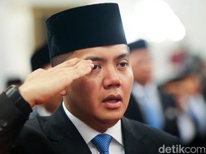 Seskab Teddy Naik Pangkat, Kini Jadi Letkol