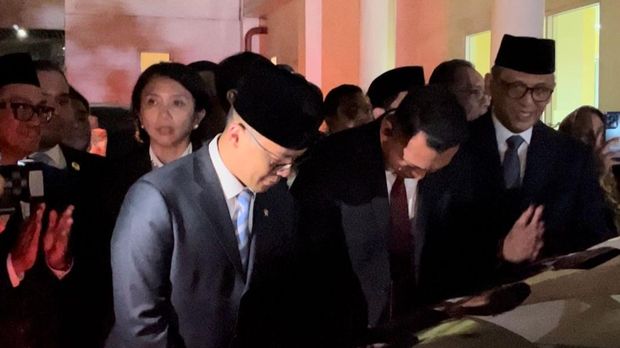 Momen perpisahan Retno Marsudi dengan pegawai Kemlu RI