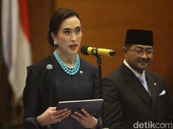 7 Potret Widiyanti Putri Wardhana Cantik Bersahaja Saat Dilantik Jadi Menpar