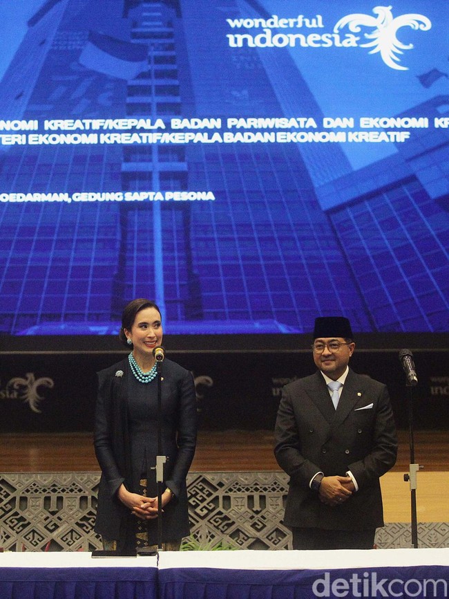 Presiden Prabowo Subianto resmi melantik menteri-menteri dari Kabinet Merah Putih. Deretan ’srikandi’ atau menteri wanita tampil anggun dalam balutan kebaya, termasuk Widiyanti Putri Wardhana. Foto: Ari Saputra