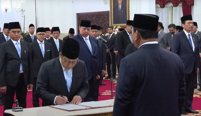 Muhaimin Iskandar atau Cak Imin saat Dilantik Sebagai Menko Bidang Pemberdayaan Masyarakat