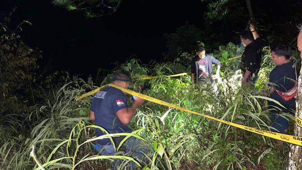 Olah TKP warga Malang meninggal diduga tertembak senapan angin saat berburu di Blitar.