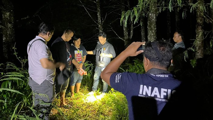 Olah TKP warga Malang meninggal diduga tertembak senapan angin saat berburu di Blitar.