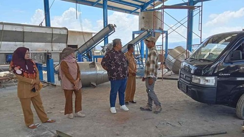 Pabrik pengolahan garam yang dibangun KKP di Desa Pandai, Kecamatan Woha, Kabupaten Bima, NTB, Senin (21/10/2024). (Foto: Istimewa)