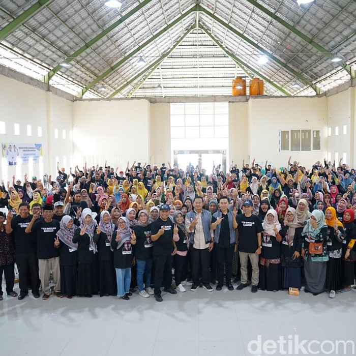 Paslon Yuhronur Efendi-Dirham Akbar sata bertemu konstituen di lamongan