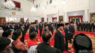 Momen Pelantikan 48 Menteri Kabinet Merah Putih di Istana Negara