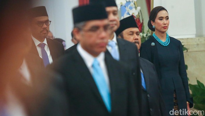 Presiden RI Prabowo Subianto melantik Menteri Kabinet Merah Putih di Istana Negara, Jakarta, Senin (21/10/2024). Dalam pelantikan ini Prabowo membacakan sumpah yang diikuti para menteri hingga pejabat setingkat menteri.