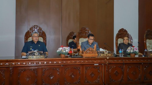 Pemaparan Ranperda Kabupaten Gianyar tentang Anggaran Pendapatan dan Belanja Daerah Kabupaten Gianyar Tahun 2025 di Ruang Sidang Utama DPRD Gianyar, Senin (21/10/2024). (Foto: Pemkab Gianyar)