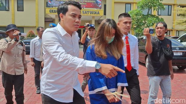 Polresta Bogor Kota menangkap selebgram brand ambassador judi online.