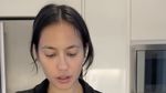 Pose Manis Pevita Pearce Saat Ngemil Pizza dan Jagung Bakar