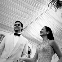 Pevita Pearce resmi menikah dengan pria asal Malaysia, Mirzan Meer, pada Minggu (21/10/24). Setelah resmi menjadi pasangan suami-istri, keduanya menggelar acara resepsi pernikahan pada malam harinya yang juga berlokasi di Kuala Lumpur, Malaysia. Foto: Instagram