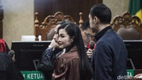 Jaksa mengklarifikasi barang bukti yang disita terkait kasus timah kepada Sandra Dewi dan Harvey. Barang bukti yang disita antara lain mobil mewah, aset tanah, dan tas mewah.