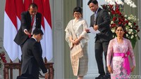 Ada 55 orang Wamen dan seorang Sekretaris Kabinet (Seskab) yang dilantik oleh Presiden Prabowo hari ini.