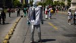 Seram.. Banyak Zombie Berkeliaran di Kawasan Santiago Chile