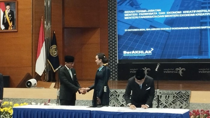 Sertijab Menparekraf ke Menteri Pariwisata dan Menteri Ekonomi Kreatif