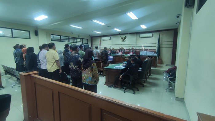 Sidang pemeriksaan saksi kasus korupsi pemotongan insentif BPPD Sidoarjo dengan terdakwa Gus Muhdlor