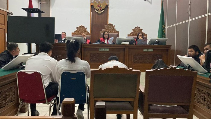 Siskaeee hingga Virly Virginia divonis 1 tahun penjara di kasus produksi film porno