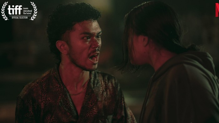 The Shadow Strays Cuplikan adegan dalam film The Shadow Strays.