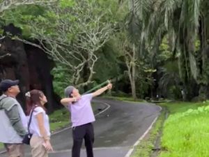 Tega! Turis China Tembaki Moo Deng Pakai Ketapel