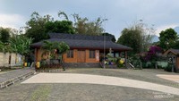 Bale puhun wisata kaulinan di Pasir Kunci.