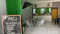 Bagian dalam kafe Sari Kopi