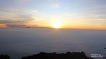 Lautan Awan yang Magis di Puncak Gunung Cikuray