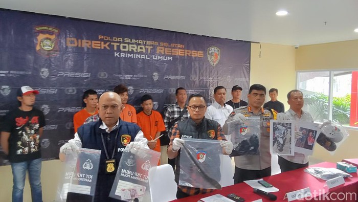 3 pelaku curas bersenpi di minimarket Ogan Ilir, Sumsel berhasil diringkus polisi.
