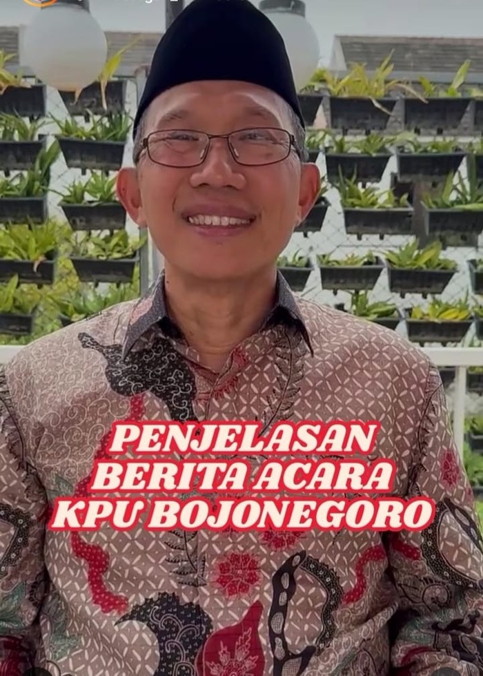 Calon Bupati Bojonegoro nomor urut 01 Teguh Haryono mengklarifikasi debat perdana Pilbup Bojonegoro