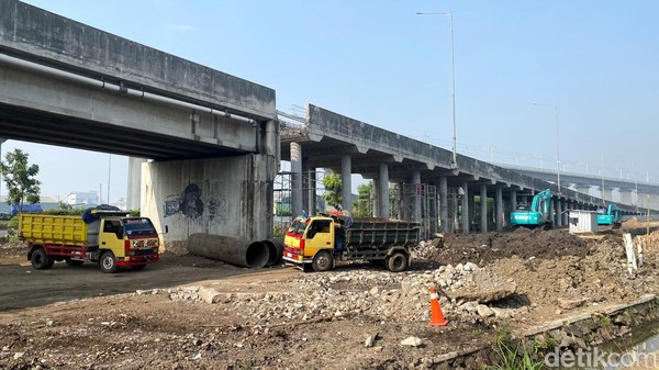 Foto Kerusakan dan Perbaikan Exit Tol KM 149 Gedebage