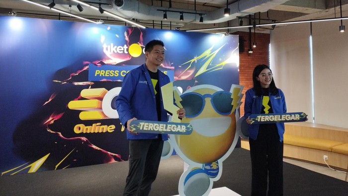 Gaery Undarsa, Co-Founder & Chief Marketing Officer tiket.com dan SVP Brand Marketing tiket.com, Maria Risa Puspitasari