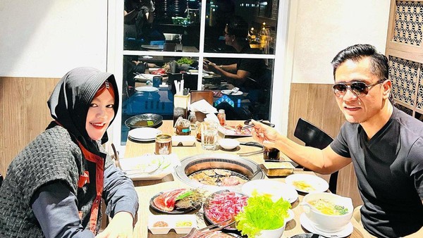 Gus Miftah Jadi Utusan Khusus, Ini Momennya Makan Sate dan Tengkleng