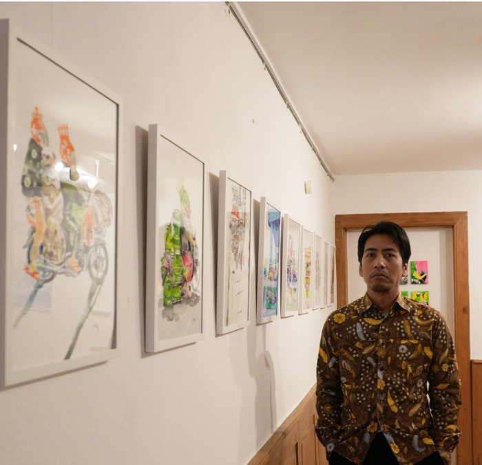 Ilustrator Muhammad Taufiq atau Emte gelar pameran tunggal di Jerman. Ilustrator Muhammad Taufiq atau Emte gelar pameran tunggal di Jerman.