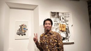 Emte baru saja membuka pameran tunggal perdanananya di Kunstraum Traube, galeri yang ada di Mühltal-Traisa, Jerman, yang bertajuk REST.LESS.NEST: Life in a Megacity. 